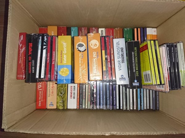 Hörbuchbibliothek - Pakete aus 50 niegelnagelneuen Hörbüchern